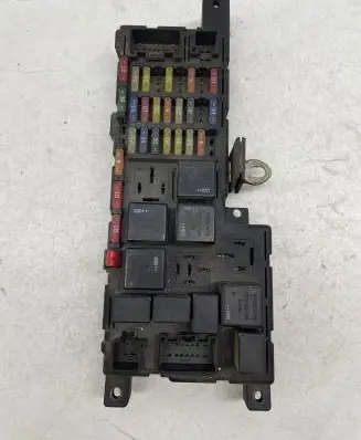 Volvo S60 Fuse box set 518717004 228410L090 8637841