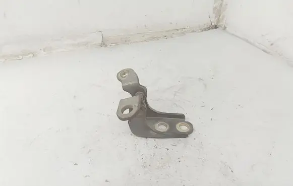Honda FR-V Front door upper hinge