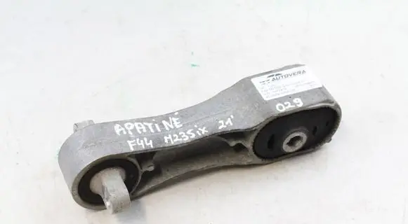 Engine mount bracket