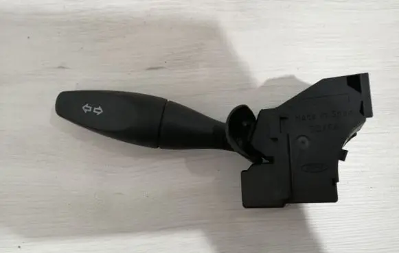 Ford Fiesta Indicator stalk PA66GF30 1S7T13335AE