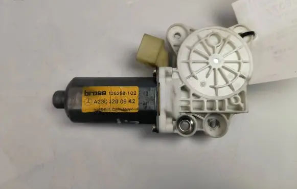 Mercedes-Benz SL R230 Front door window regulator motor A2308200942 106258102942
