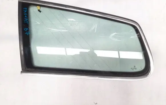Volkswagen PASSAT B7 Front triangle window/glass 