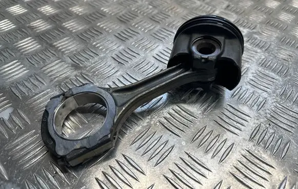 Mercedes-Benz C W206 Piston 082348