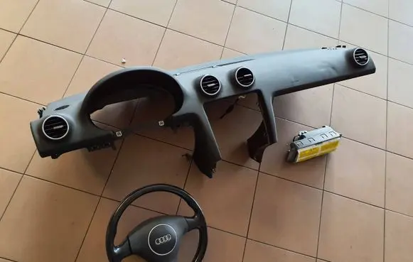 Audi A3 S3 8P Airbag set with panel 8P1857033