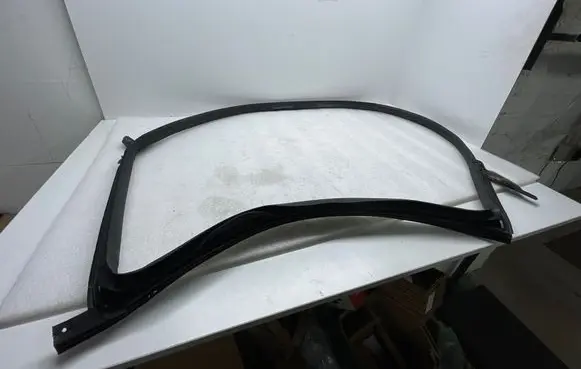 Rear door trim (molding)