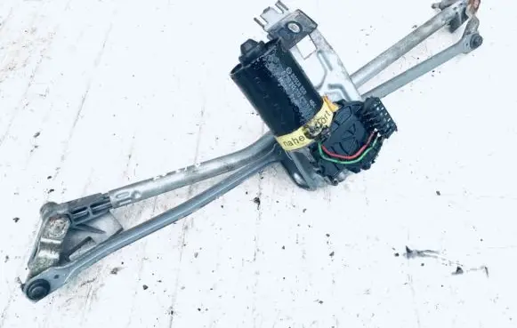 Audi A6 S6 C4 4A Front wiper linkage and motor