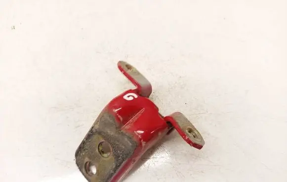 Nissan X-Trail T30 Rear door lower hinge