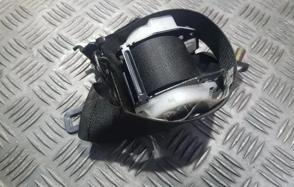Honda Civic Middle seatbelt (rear) 