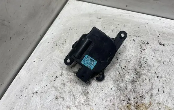 Hyundai Sonata Air flap motor/actuator D332DC4AA