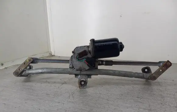 Front wiper linkage