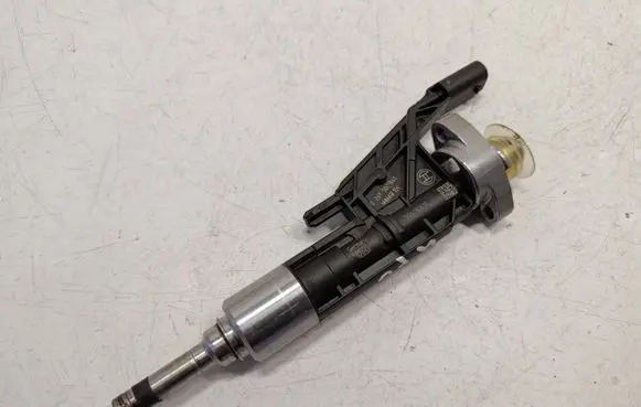 BMW X3 G01 Fuel injector 8625396 13538625396 13537639990