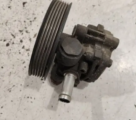 Citroen C-Crosser Power steering pump