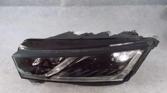 Skoda Octavia Mk4 Headlight/headlamp 5E4941015A