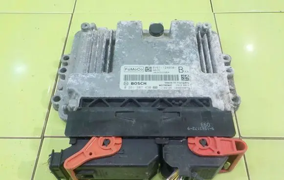 Ford Focus Engine control unit/module BV6112A650B