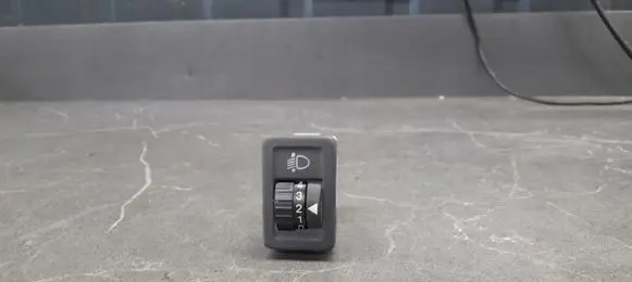 Suzuki Swift II Steering rack control module 