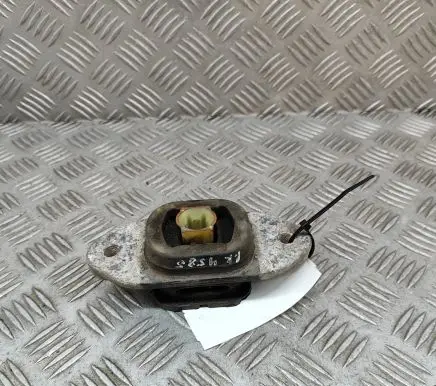 Mercedes-Benz Vito Viano W447 Engine mount bracket A4472411413