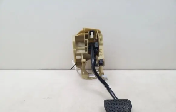 BMW 5 E60 E61 Brake pedal 6759950