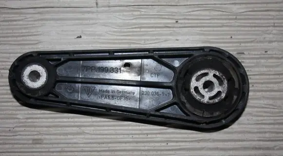 Porsche Panamera (970) Engine mounting bracket 7PP199331