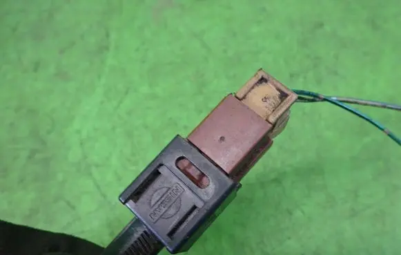 Nissan X-Trail T30 Brake pedal sensor switch