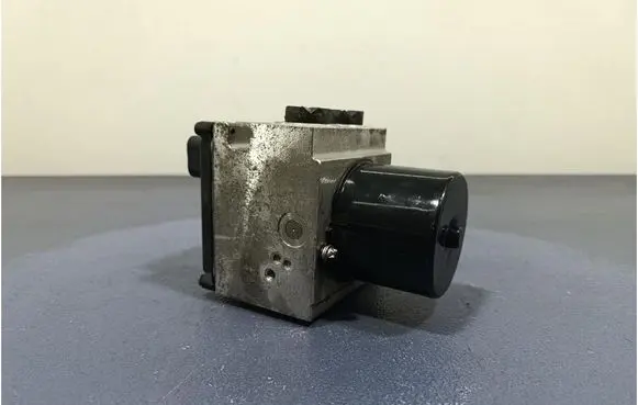 Peugeot 407 ABS Pump 15710602
