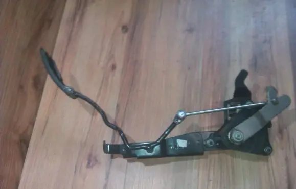 Renault Megane II Accelerator throttle pedal 8200153272