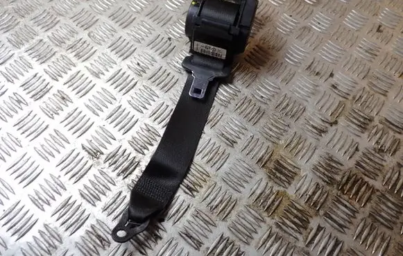 BMW 1 F20 F21 Rear seatbelt 