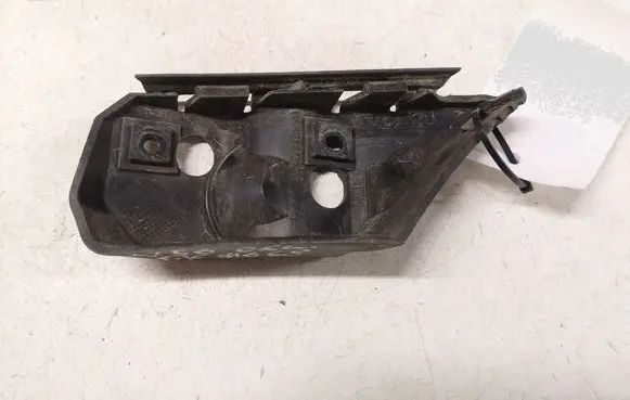 Volvo V50 Front bumper mounting bracket 30655874