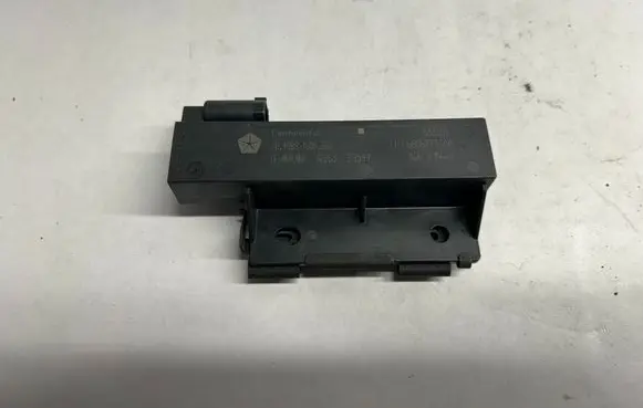 Dodge Challenger Keyless system antenna 68067753AA P68067753AA
