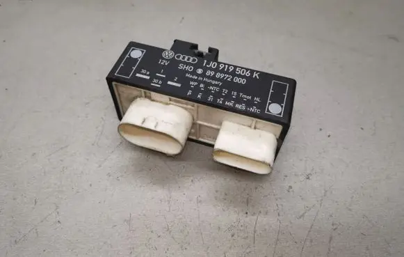 Coolant fan relay