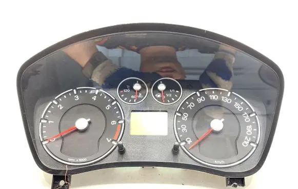 Speedometer (instrument cluster)
