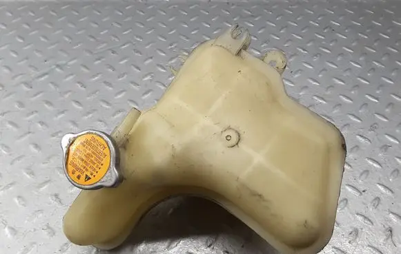 Mitsubishi Outlander Coolant expansion tank/reservoir 1375A103