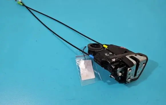 Toyota Auris E180 Rear door lock A084219 IMPRK1357818