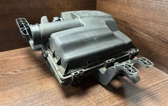 Air filter box