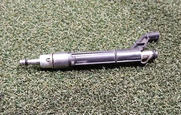 Porsche Cayenne (9Y0 9Y3) Fuel injector 06M906036T 148904163 06M906A02