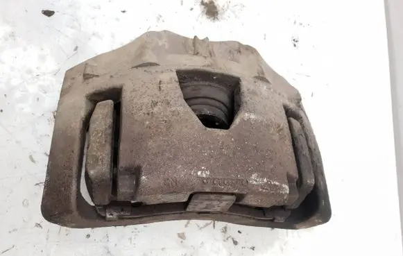 Volvo XC90 Front brake caliper 30657307