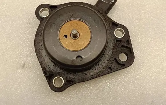 Chrysler Pacifica Camshaft vanos timing valve 05047788AD 701802327