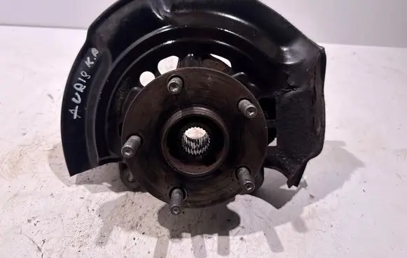 Toyota Auris E180 Front wheel hub