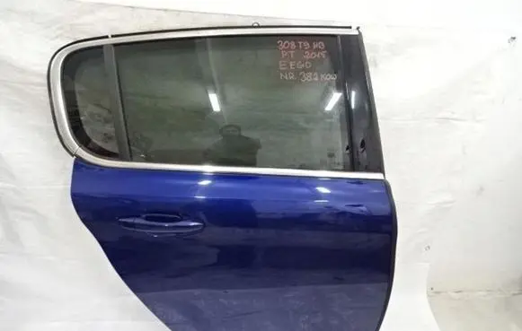 Peugeot 308 Rear door