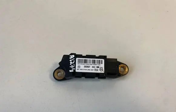 Mercedes-Benz C W203 Airbag deployment crash/impact sensor 0018209126 202637002