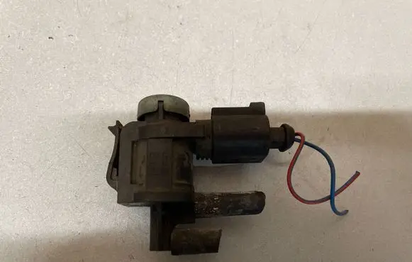 Audi A4 S4 B6 8E 8H Turbo solenoid valve 1J0906283C