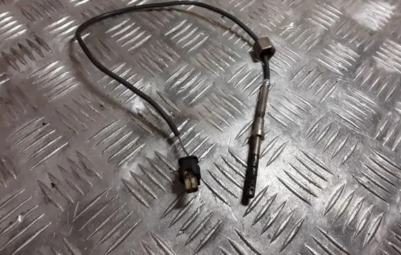 Mercedes-Benz Sprinter W906 Exhaust gas temperature sensor A0009053905