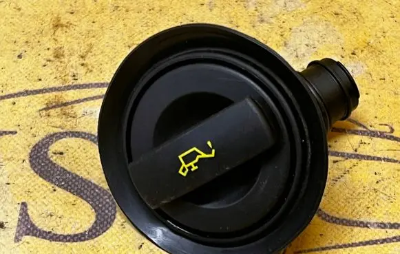 Porsche Cayenne (92A) Oil filler cap 057103482D 057133287C