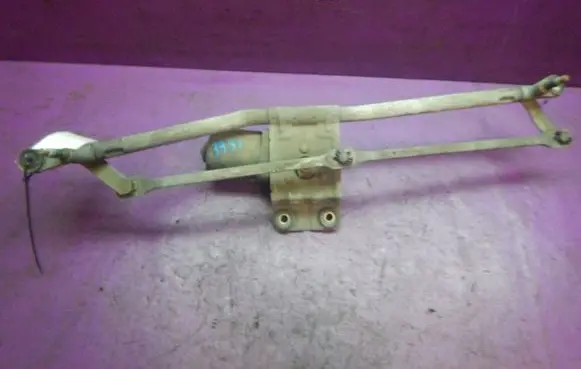 Renault Clio I Front wiper linkage and motor 