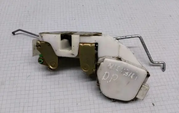 Mitsubishi Galant Front door lock