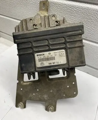 Volkswagen PASSAT B7 USA Engine control unit/module 8A0907311L