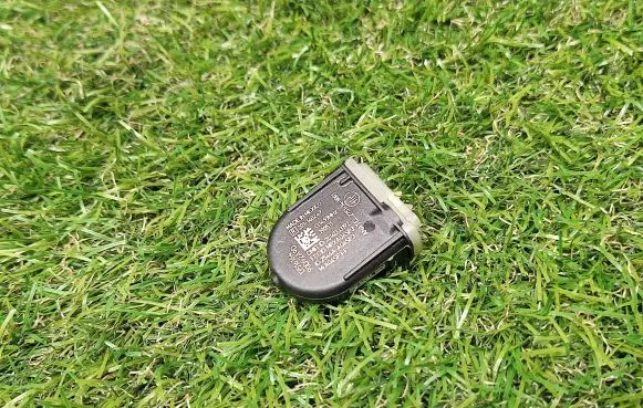 Chevrolet Equinox Tire pressure sensor 13516164