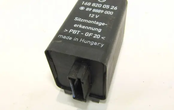 Mercedes-Benz A W168 Seat heating relay 1688200526
