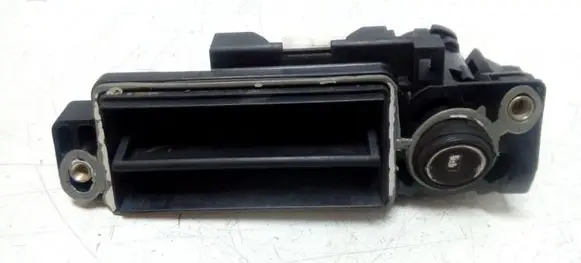 Tailgate opening switch