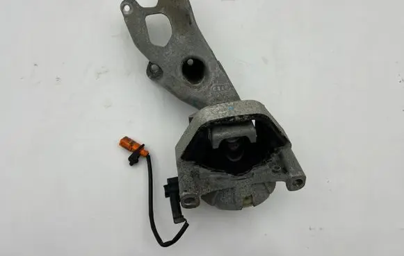 Audi A6 S6 C7 4G Engine mount vacuum valve 8K0199307