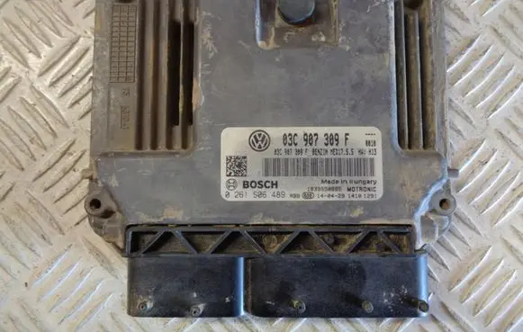 Volkswagen Golf VI Engine control unit/module 03C907309F